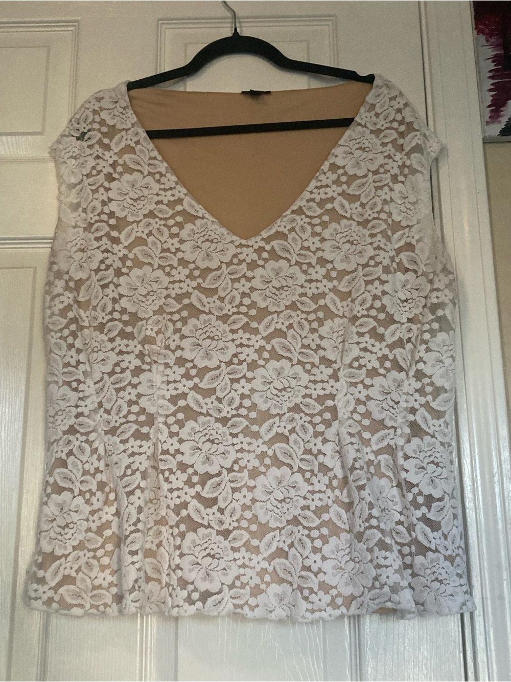 torrid White Floral Lace Short Sleeve V-Neck Top with Nude Lining